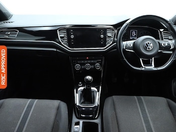 Used Volkswagen T-Roc 2021 for sale - 75995988: Photo