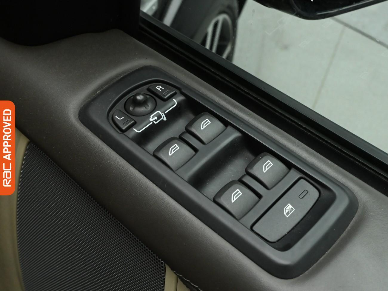 Used Land Rover Discovery 4 2015 for sale - 77158736: Photo 37