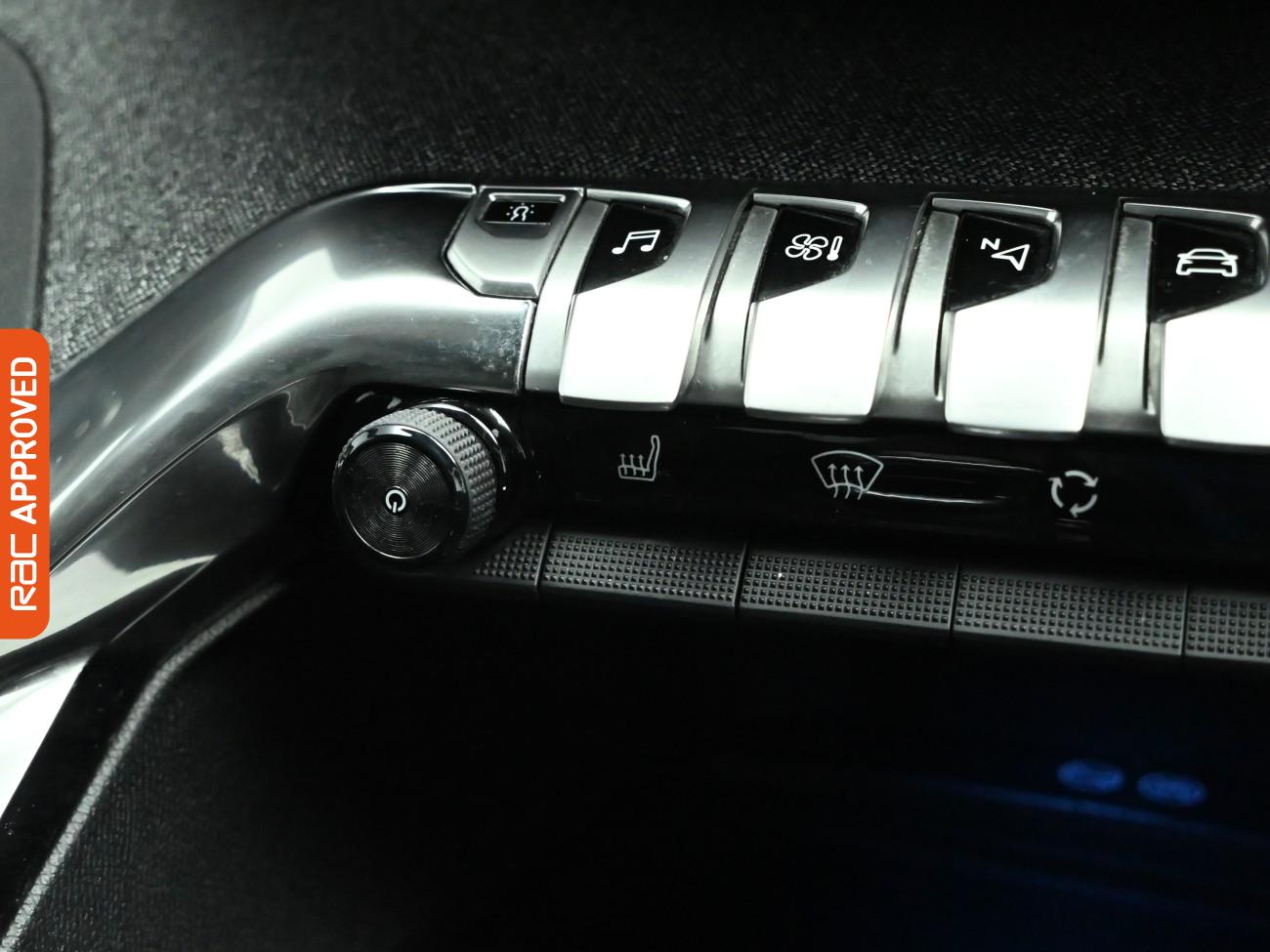 Used Peugeot 3008 2018 for sale - 76649236: Photo 18