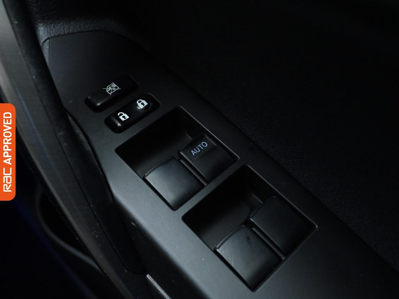 Used Toyota Auris 2013 for sale - 76330618: Photo 24