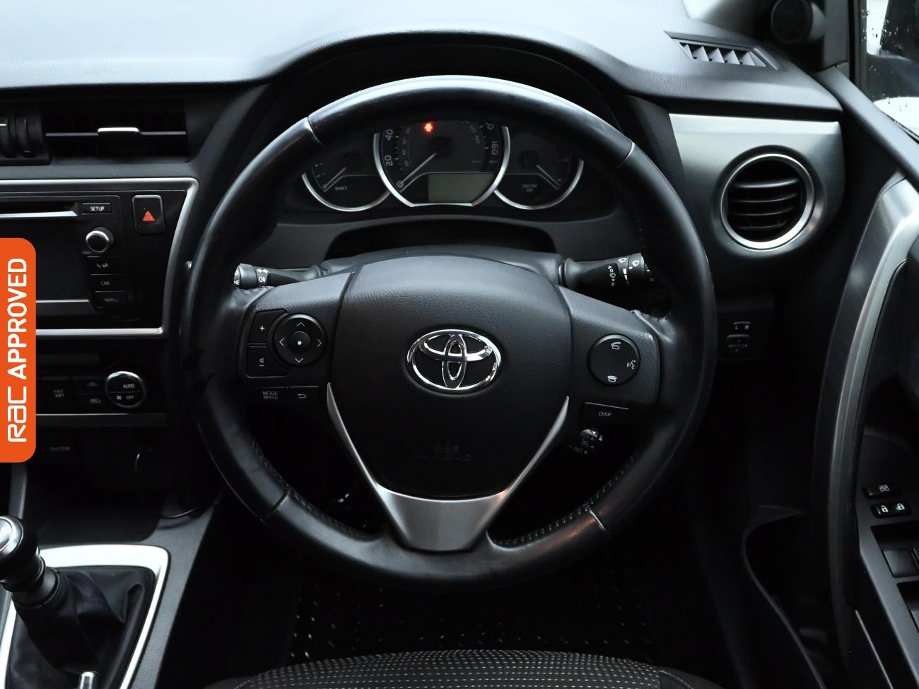 Used Toyota Auris 2013 for sale - 76330618: Photo 9