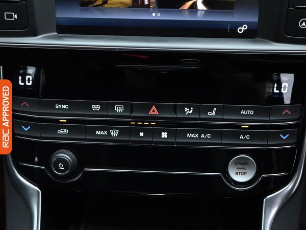 Used Jaguar XE 2018 for sale - 75824630: Photo 16