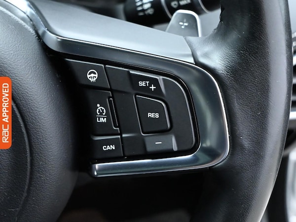 Used Jaguar XE 2018 for sale - 75824630: Photo 22