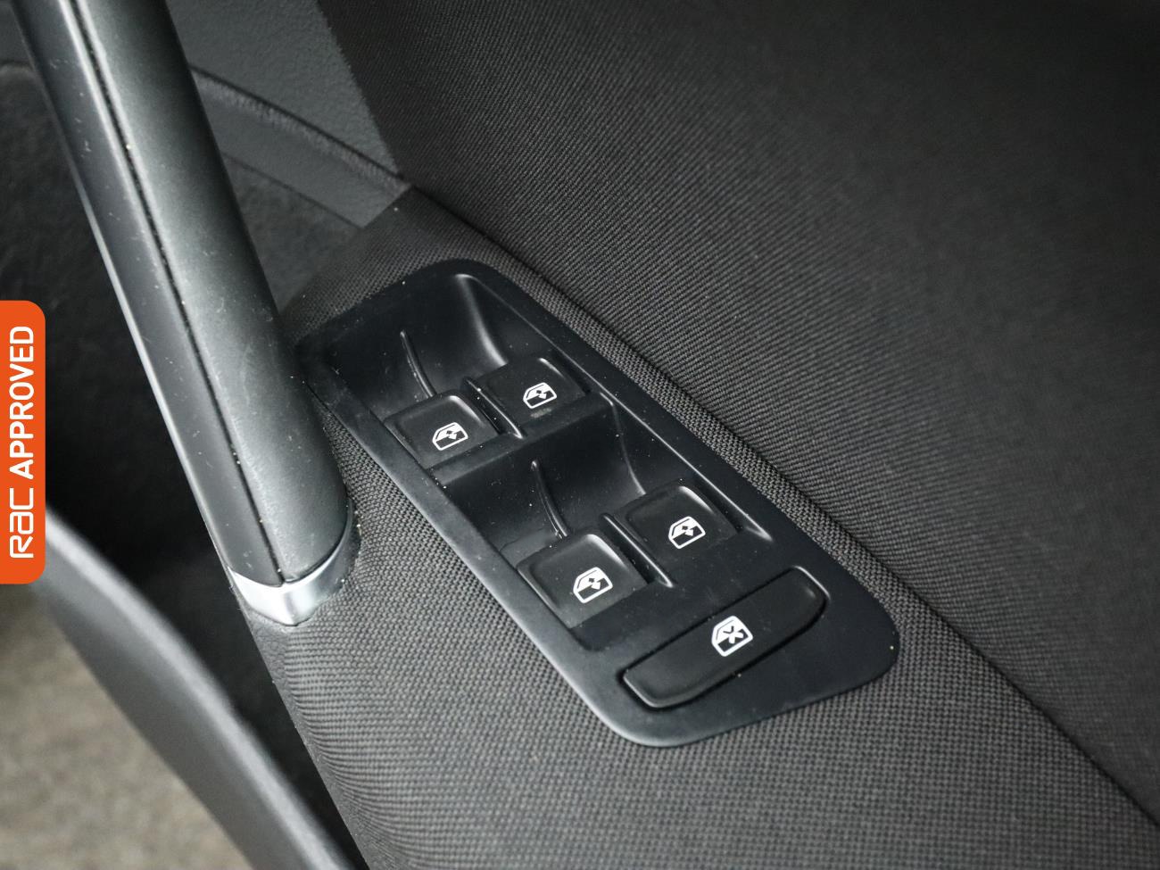 Used Volkswagen Golf 2016 for sale - 77117772: Photo 21