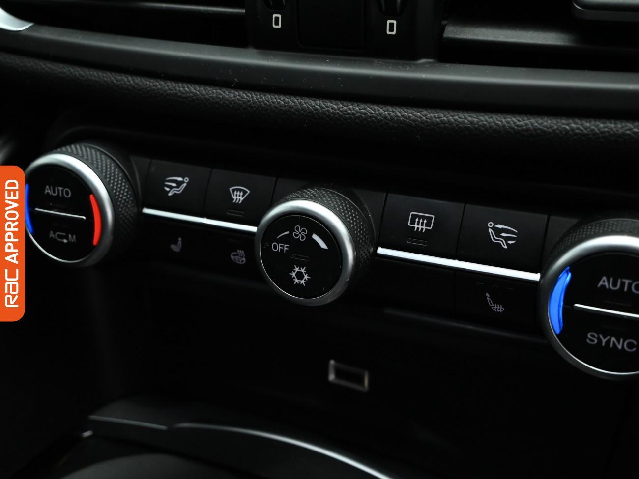 Used Alfa Romeo Giulia 2017 for sale - 77527254: Photo 17