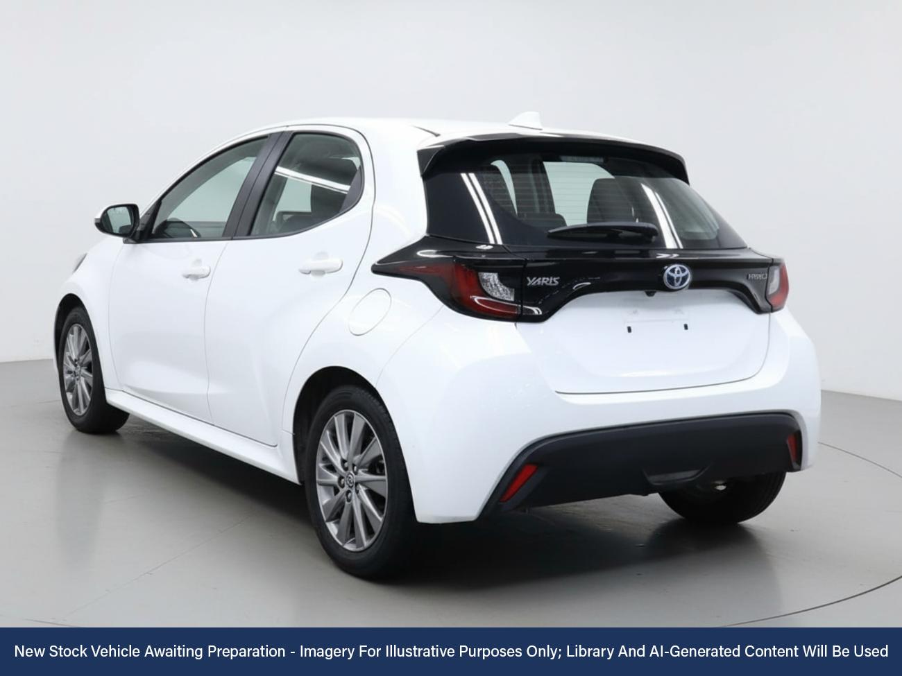 Used Toyota Yaris 2023 for sale - 76558142: Photo 2