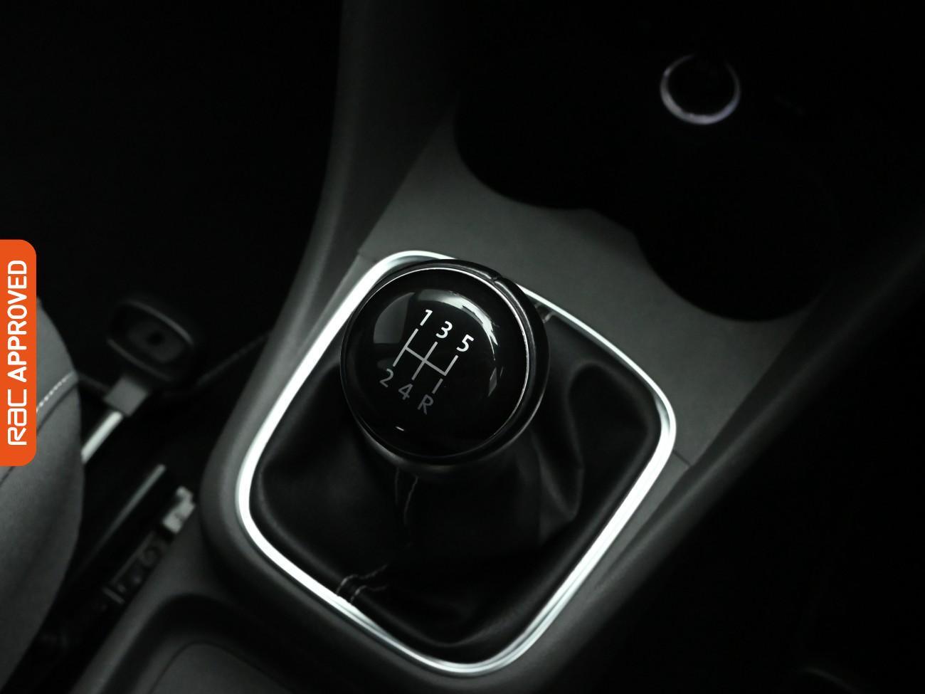 Used Volkswagen Polo 2015 for sale - 76957934: Photo 15