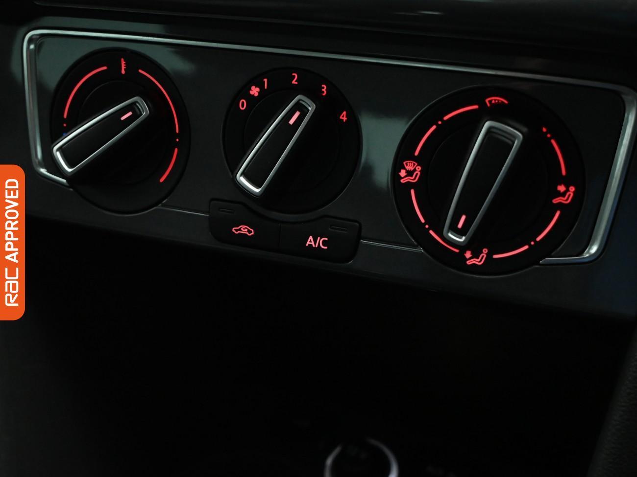 Used Volkswagen Polo 2015 for sale - 76957934: Photo 18