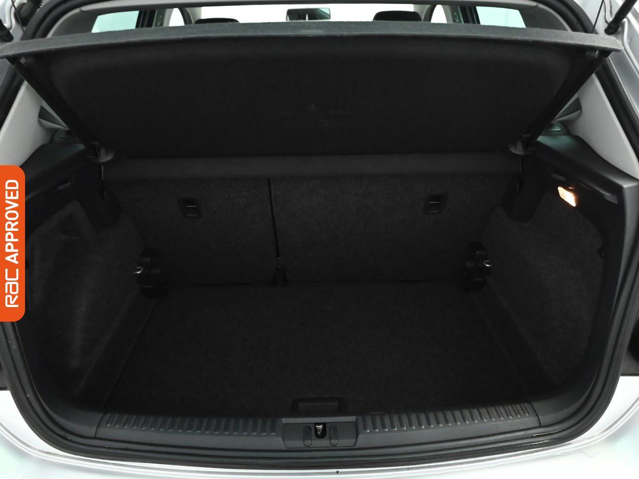 Used Volkswagen Polo 2015 for sale - 76957934: Photo 26