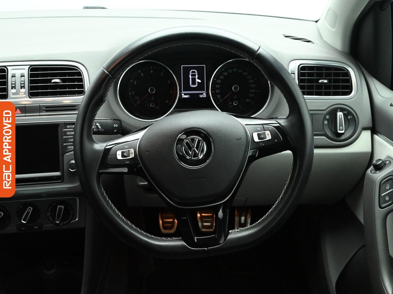 Used Volkswagen Polo 2015 for sale - 76957934: Photo 9