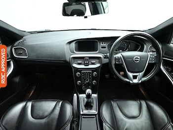 Used Volvo V40 2018 for sale - 79217365: Photo