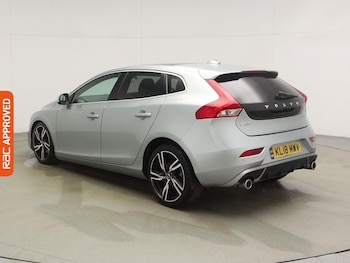 Used Volvo V40 2018 for sale - 79217365: Photo