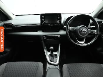 Used Toyota Yaris 2021 for sale - 79710400: Photo