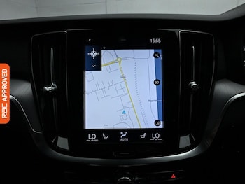 Used Volvo V60 Cross Country 2020 for sale - 79371707: Photo