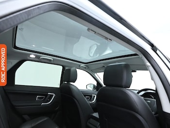 Used Land Rover Discovery Sport 2019 for sale - 76113696: Photo 3