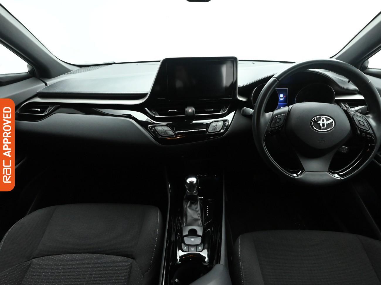 Used Toyota C-HR 2018 for sale - 76739606: Photo 2