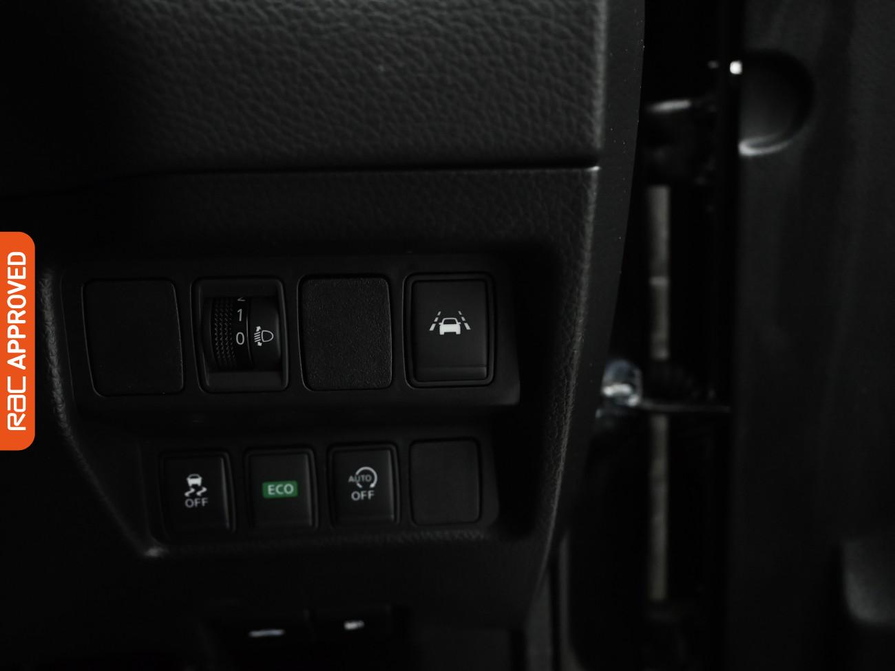 Used Nissan Qashqai 2017 for sale - 77680131: Photo 18