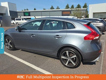 Used Volvo V40 2017 for sale - 75711327: Photo