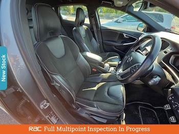 Used Volvo V40 2017 for sale - 75711327: Photo