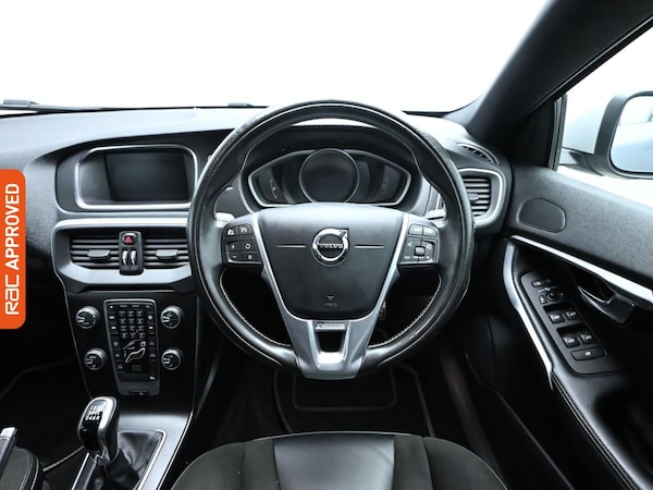 Used Volvo V40 2017 for sale - 75711327: Photo 9