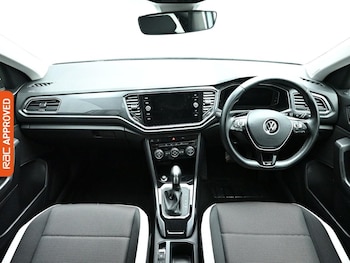 Used Volkswagen T-Roc 2021 for sale - 78852062: Photo