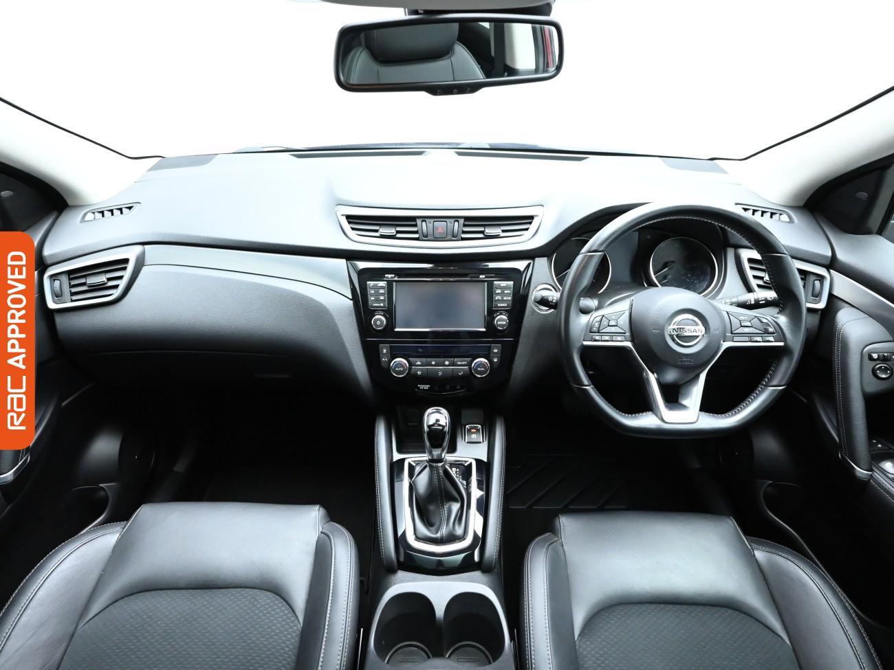 Used Nissan Qashqai 2017 for sale - 77382911: Photo 2