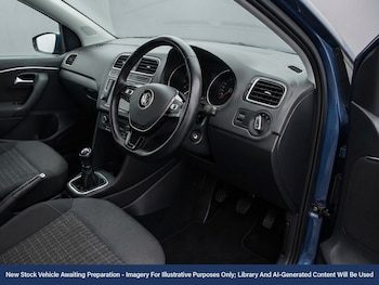 Used Volkswagen Polo 2015 for sale - 77415305: Photo