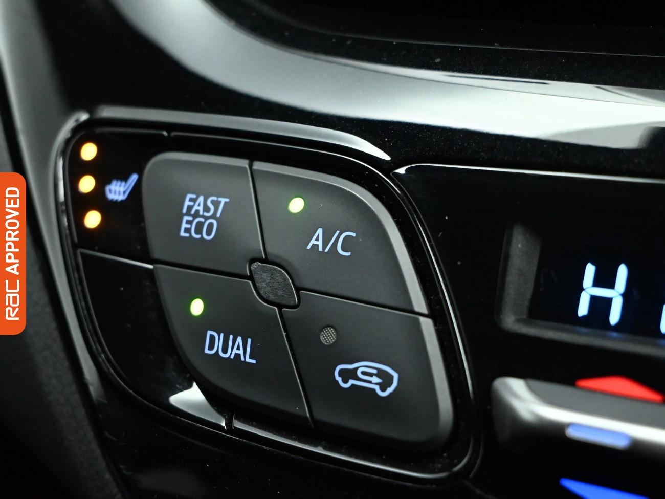 Used Toyota C-HR 2017 for sale - 76805233: Photo 18