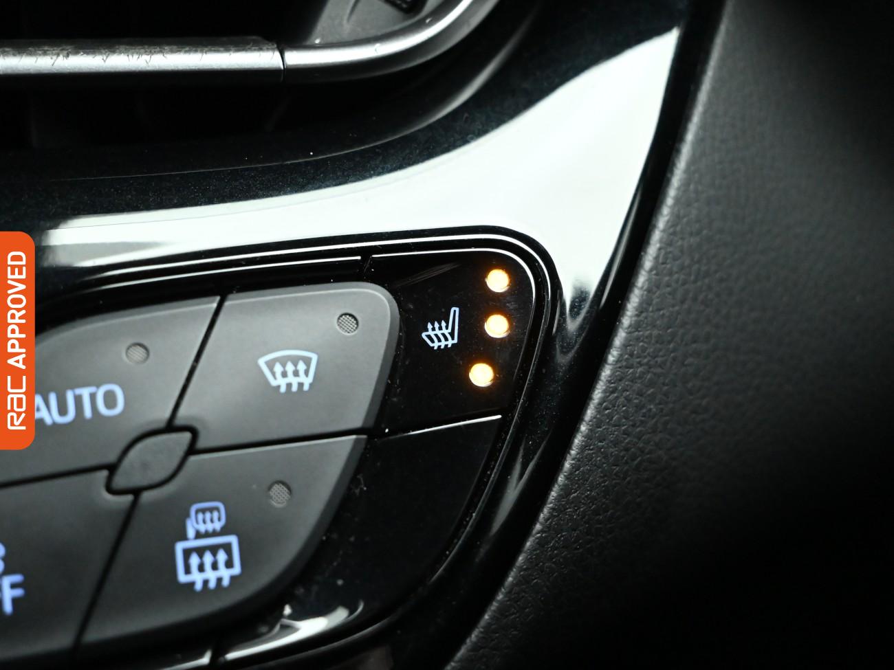 Used Toyota C-HR 2017 for sale - 76805233: Photo 19