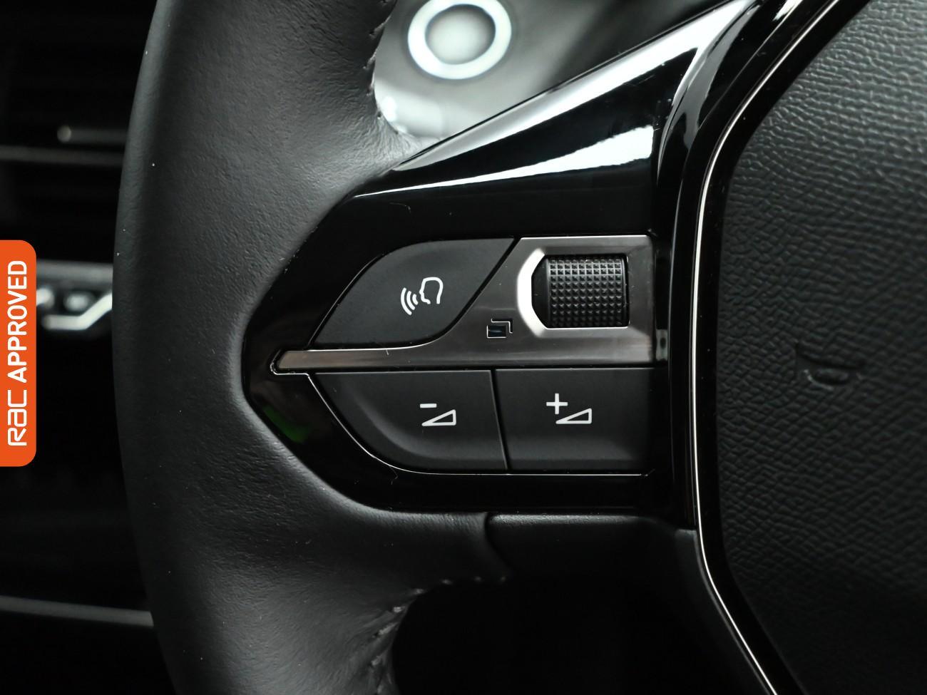 Used Peugeot E-2008 2021 for sale - 76509094: Photo 25