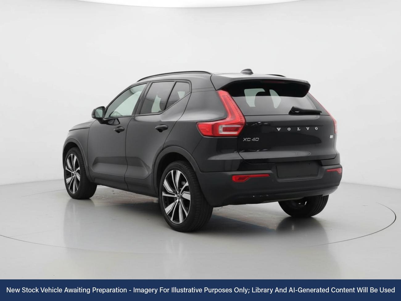 Used Volvo XC40 2021 for sale - 76520021: Photo 2