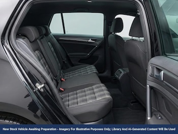 Used Volkswagen Golf 2017 for sale - 77340800: Photo