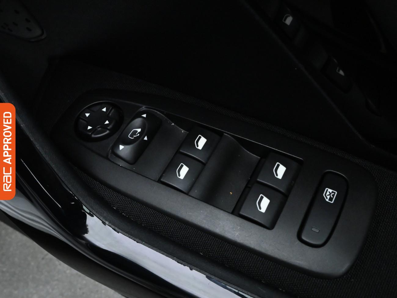 Used Peugeot 208 2019 for sale - 75898536: Photo 26