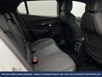 Used Peugeot 2008 2023 for sale - 78359500: Photo