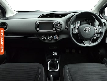 Used Toyota Yaris 2019 for sale - 79217538: Photo