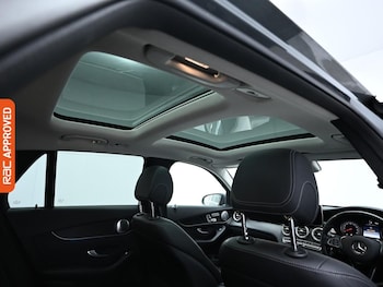 Used Mercedes-Benz GLC 2019 for sale - 76115197: Photo