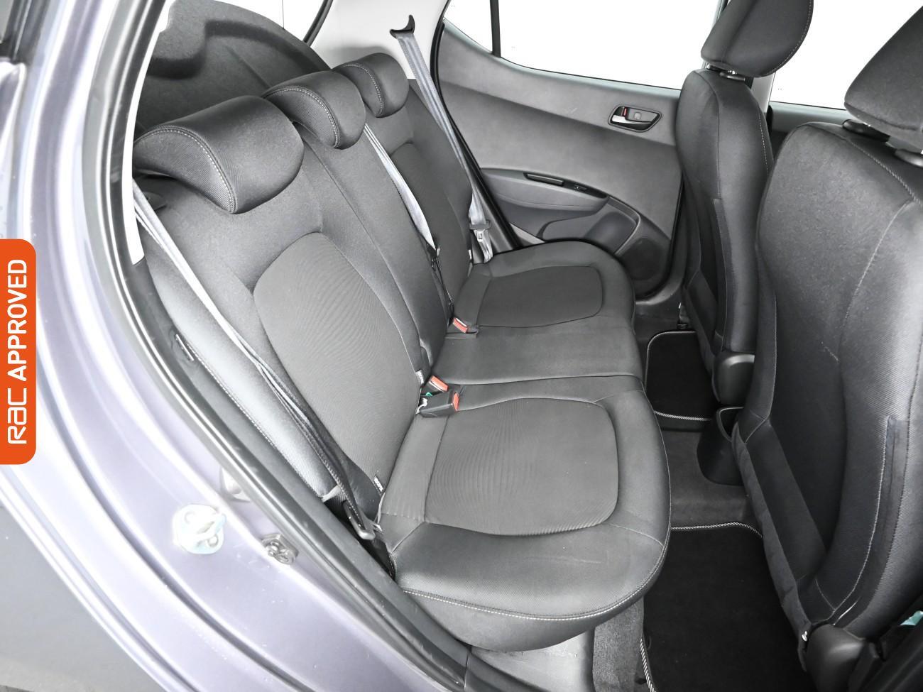 Used Hyundai i10 2018 for sale - 77059361: Photo 13