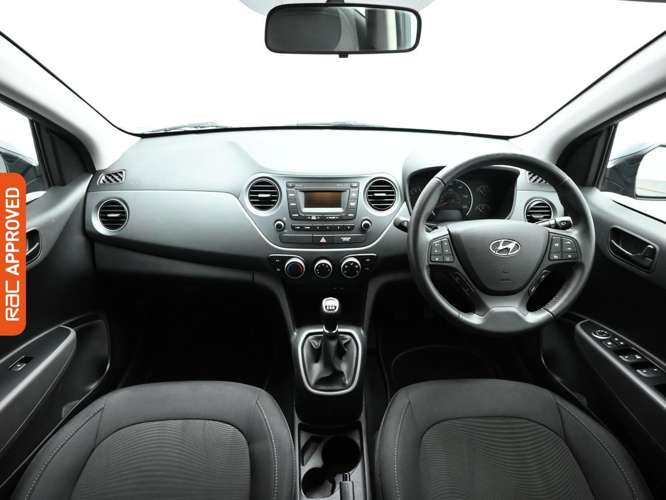 Used Hyundai i10 2018 for sale - 77059361: Photo 2