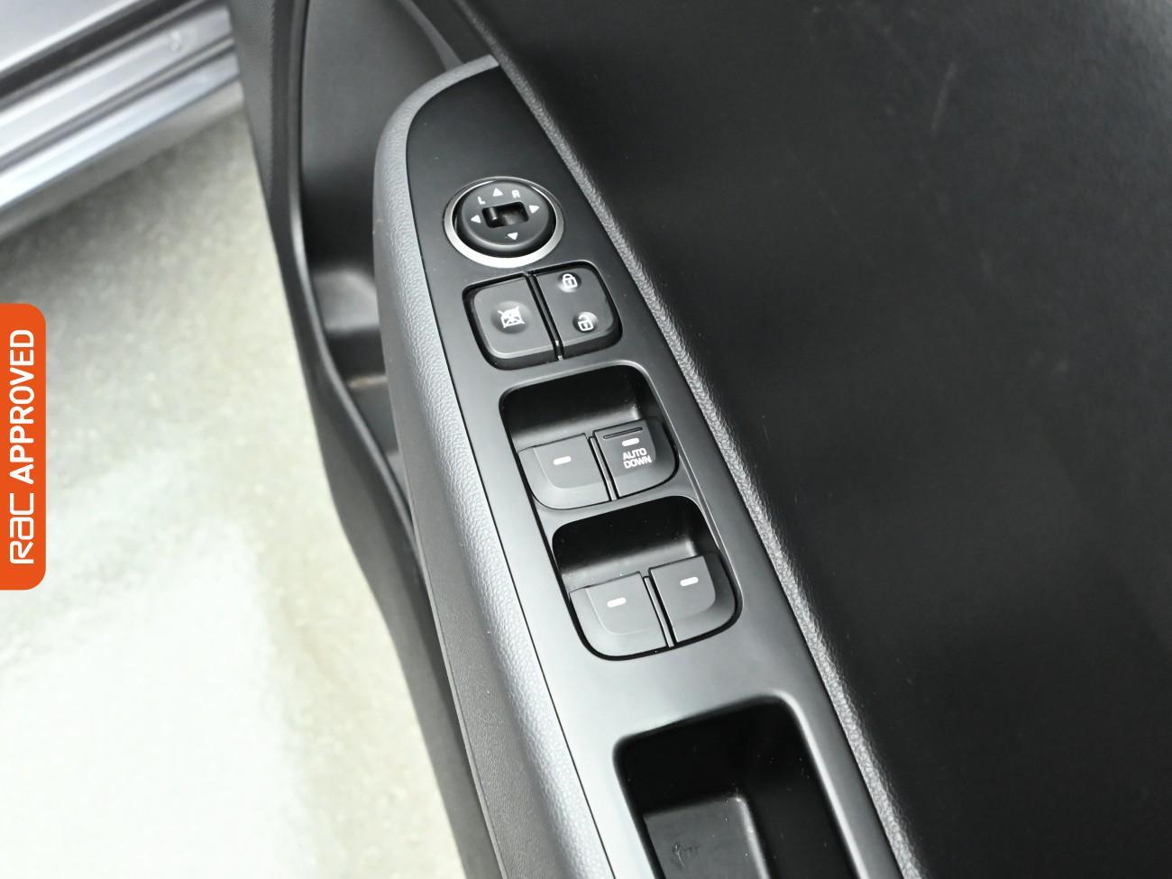 Used Hyundai i10 2018 for sale - 77059361: Photo 22