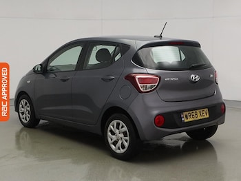 Used Hyundai i10 2018 for sale - 77059361: Photo