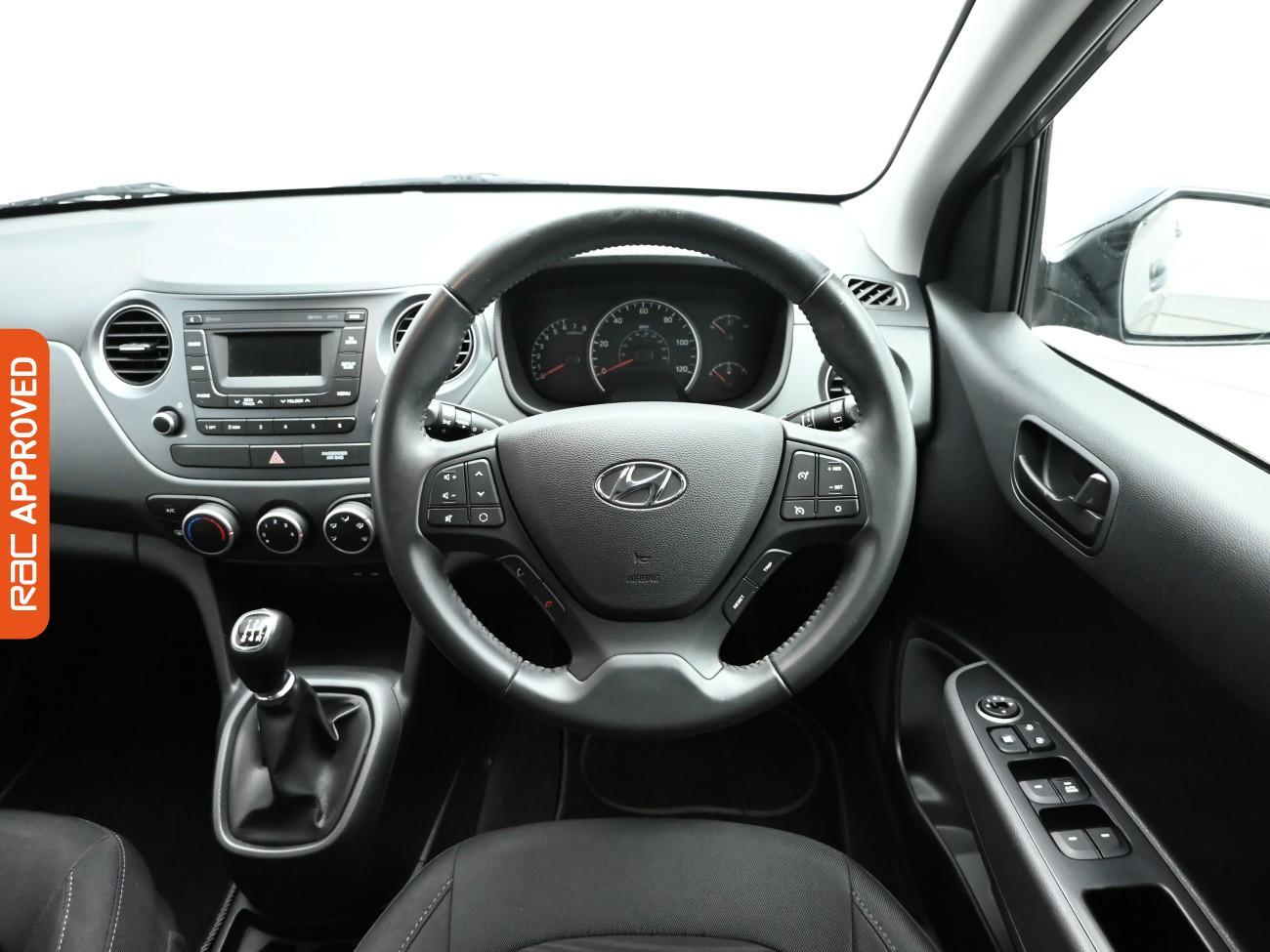 Used Hyundai i10 2018 for sale - 77059361: Photo 9