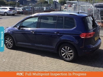 Used Volkswagen Touran 2016 for sale - 75968424: Photo