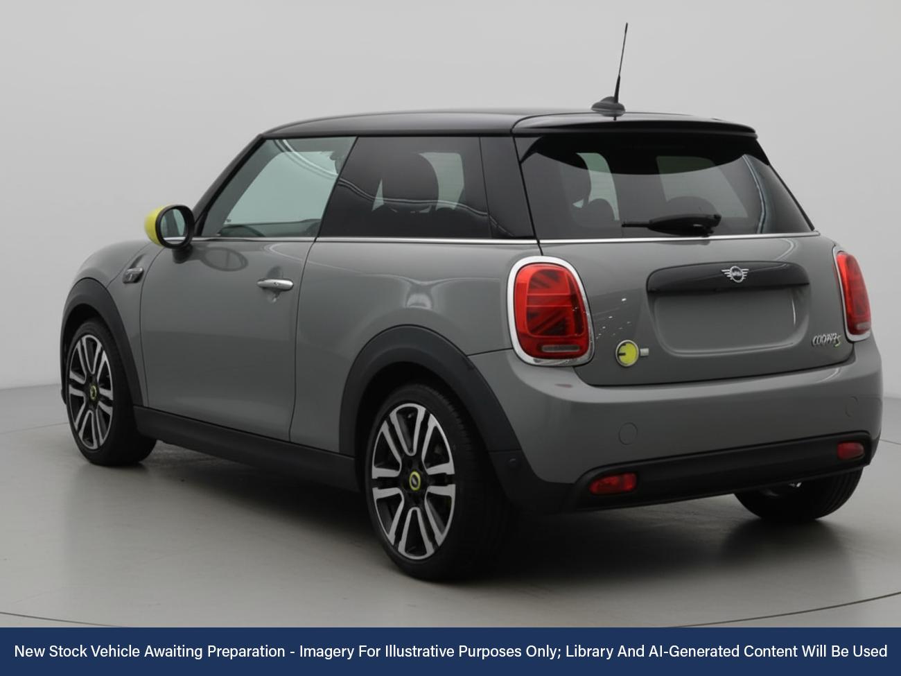 Used MINI Electric Hatch 2021 for sale - 76412784: Photo 2