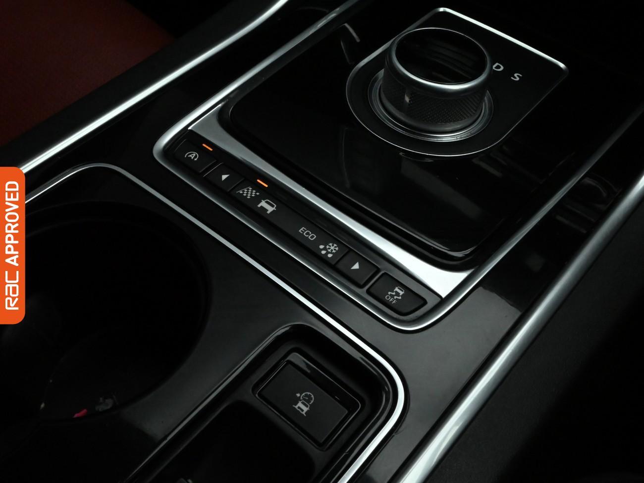 Used Jaguar XE 2015 for sale - 77037457: Photo 19