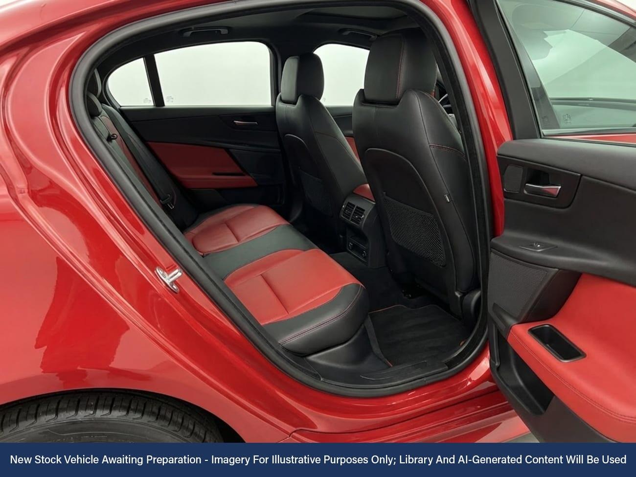 Used Jaguar XE 2015 for sale - 77037457: Photo 4