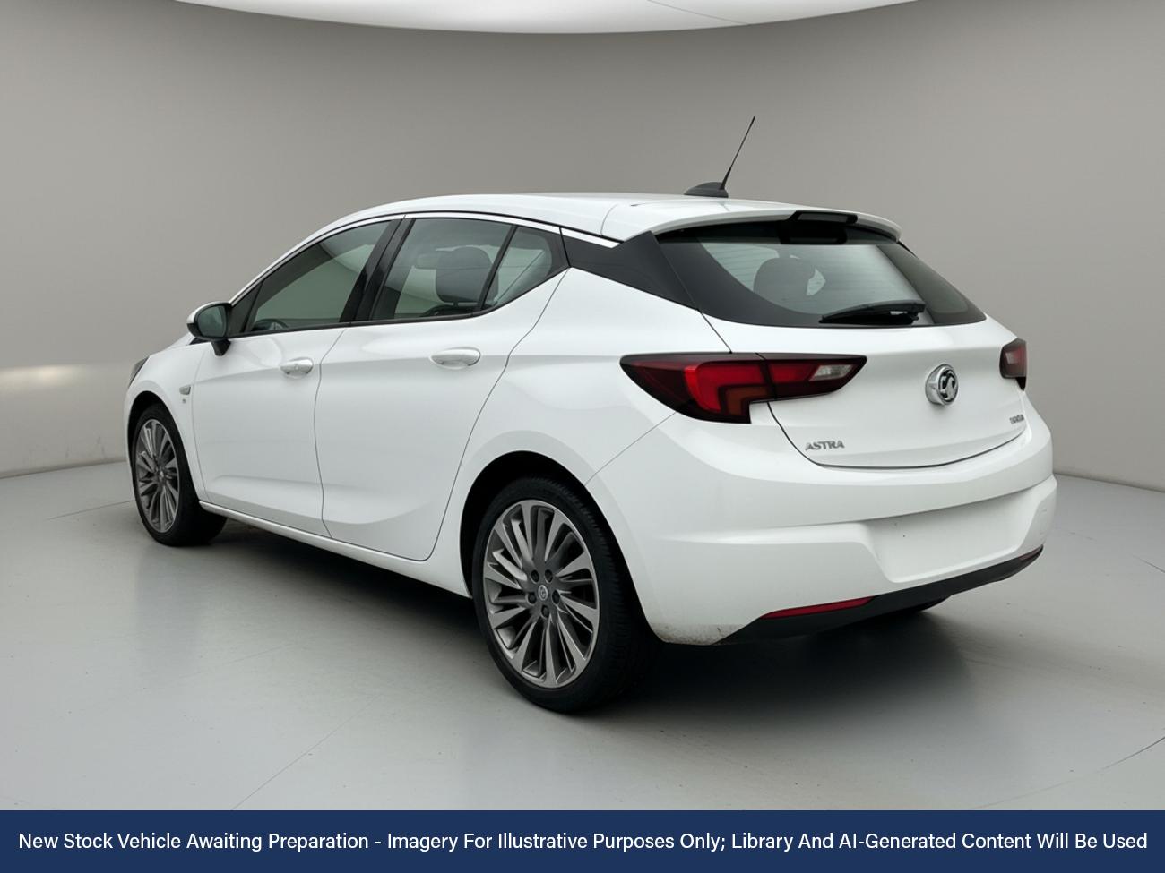 Used Vauxhall Astra 2017 for sale - 76723898: Photo 2