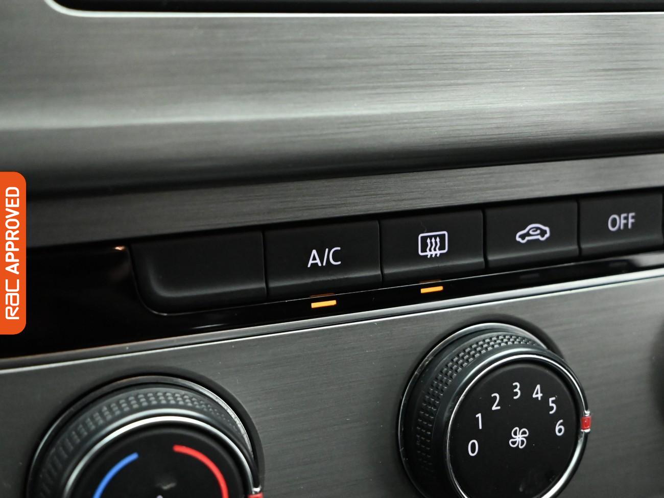 Used Volkswagen Golf 2014 for sale - 77895856: Photo 15