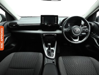 Used Toyota Yaris 2023 for sale - 77593449: Photo