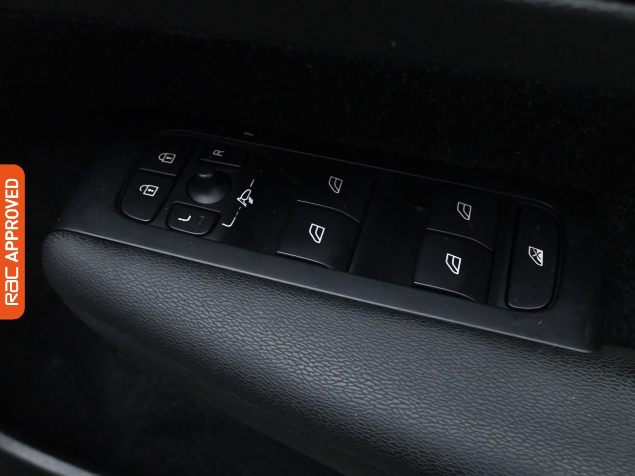 Used Volvo XC40 2020 for sale - 76088359: Photo 24