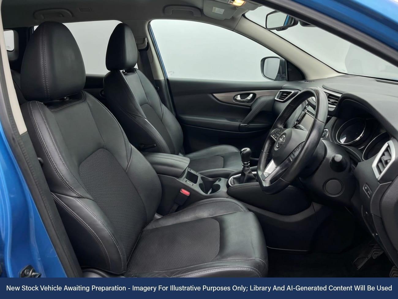 Used Nissan Qashqai 2017 for sale - 77968178: Photo 3